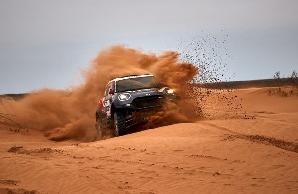 Sara Price: Chasing Dakar