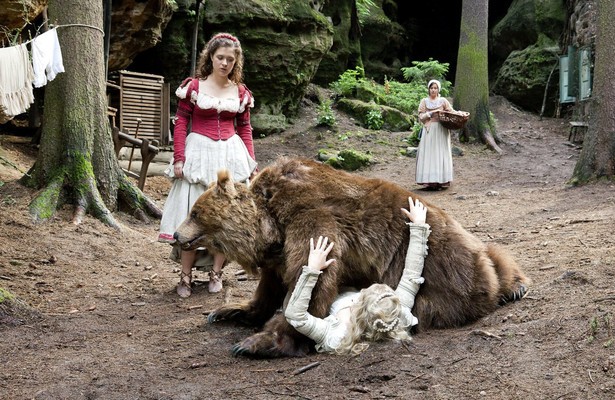 Schneeweißchen & Rosenrot