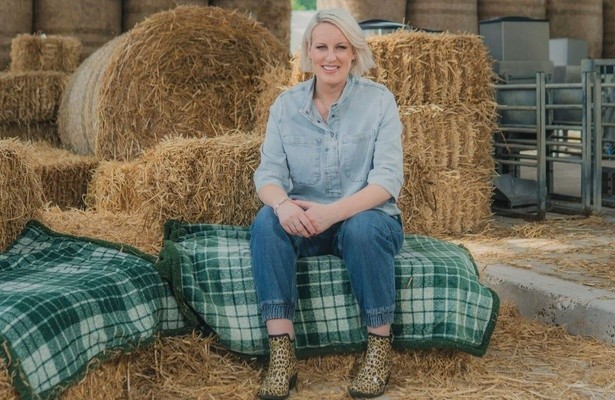 Signed: Farm 999