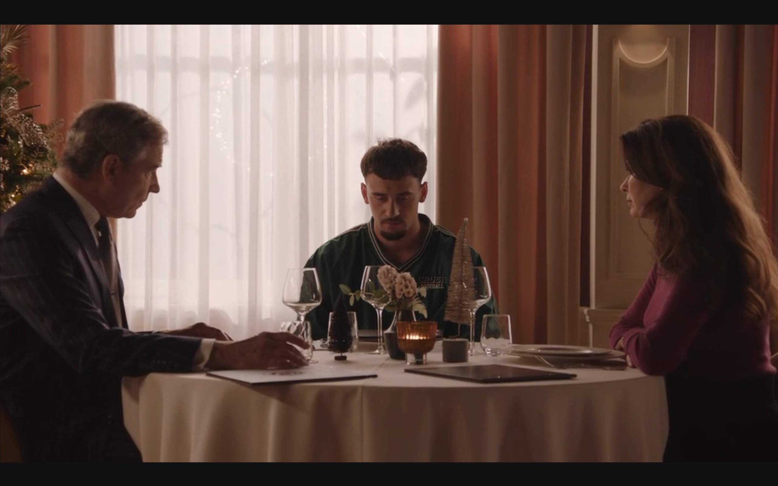 Ludo en Janine proberen Troj van zijn schuldgevoel af te helpen