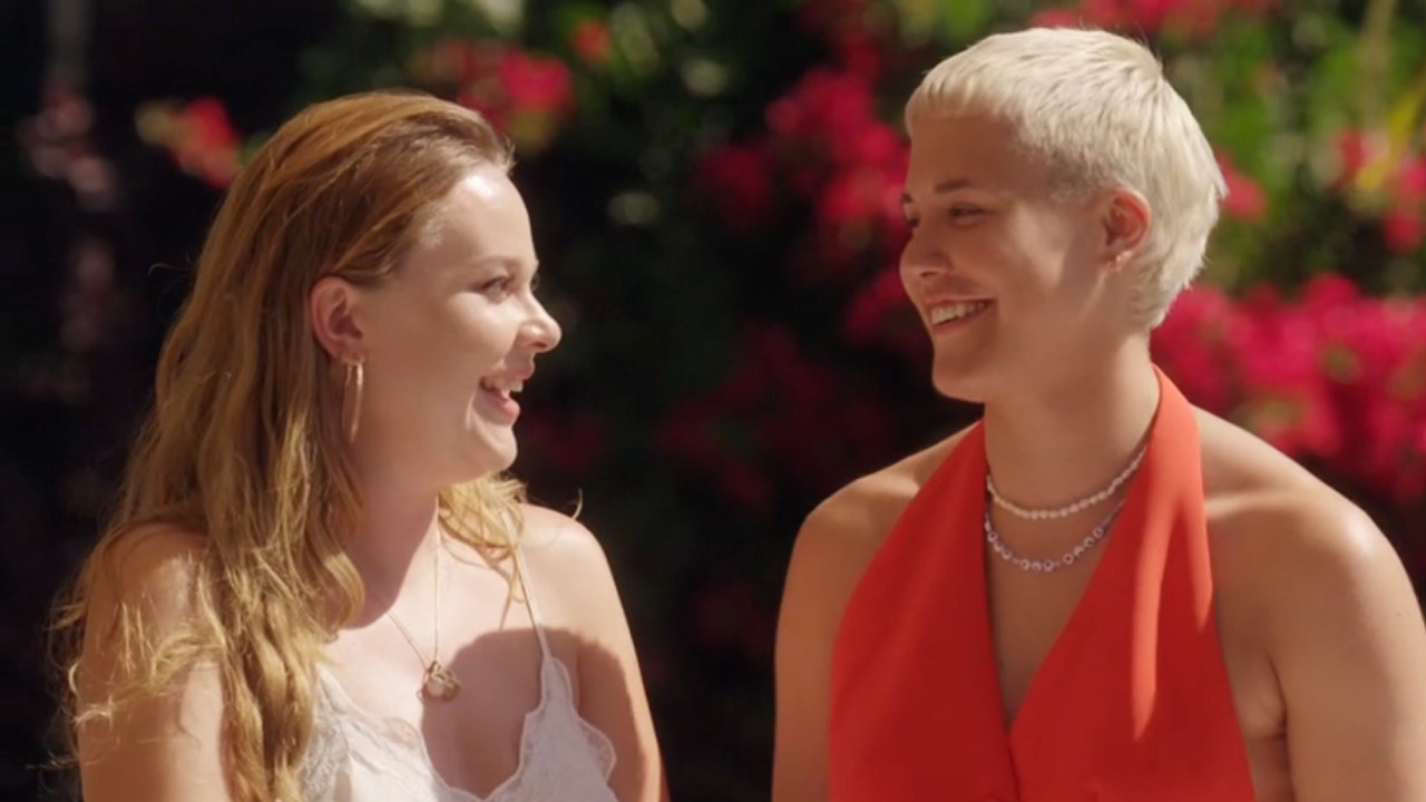 Tessel en Siem in I Kissed a Girl