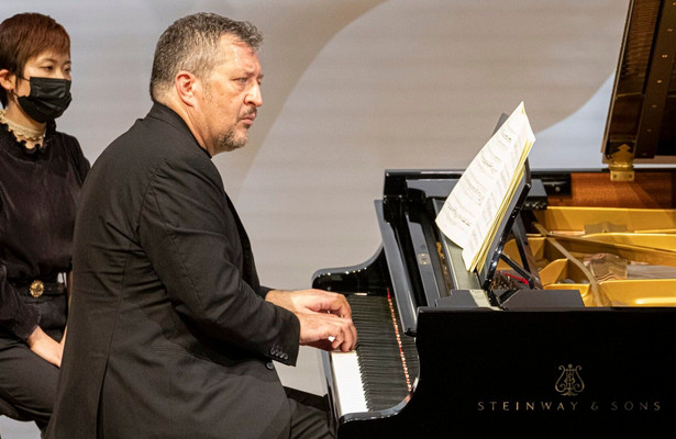 Thomas Adès et Pekka Kuusisto à la Fondation Louis Vuitton: Janacek, Adès, Stravinsky, Ravel