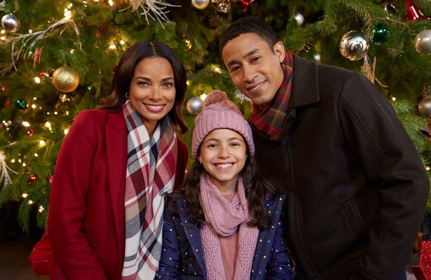 Un sapin de Noël, deux amoureux