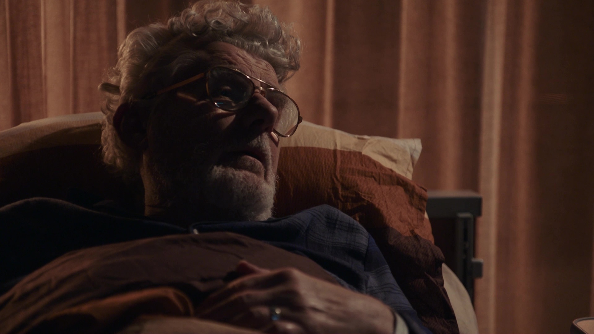 Tinus wil met hulp van Luuk uit het leven stappen