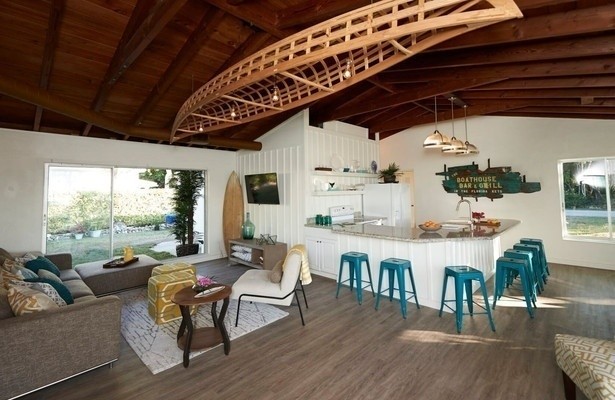 Vacation house for free