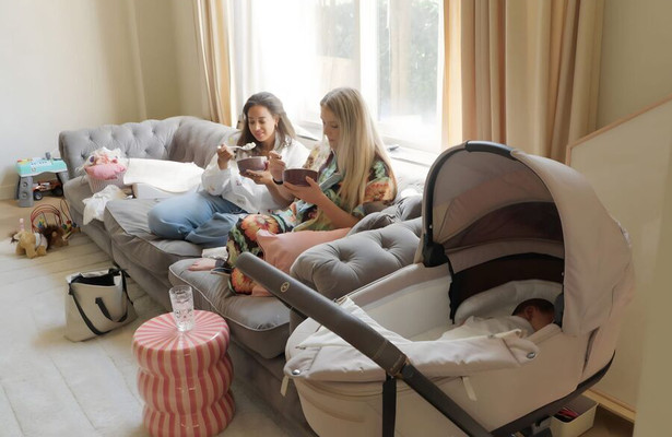 Vier handen op één buik