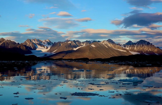 Vor der Küste von Spitzbergen - Mit dem Segelschiff durchs Nordpolarmeer