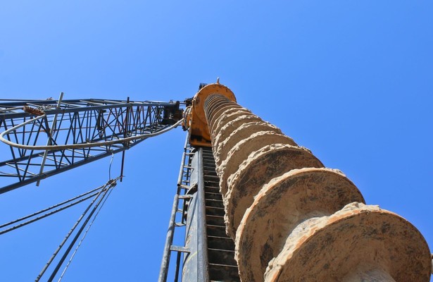 Water eruit, asfalt erin