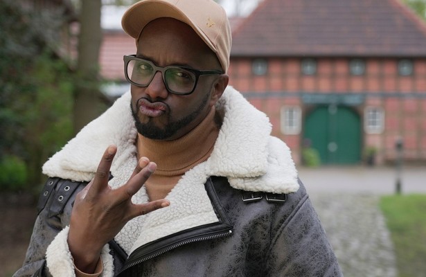 Yared kommt rum