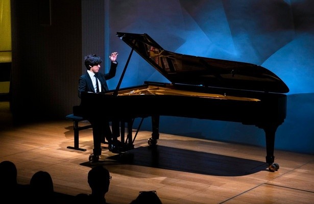 Yunchan Lim à la Fondation Louis Vuitton : Dowland, Bach, Beethoven