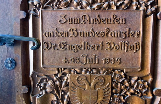 Zwischen Lüge und Wahrheit - Desinformation in Österreichs Geschichte