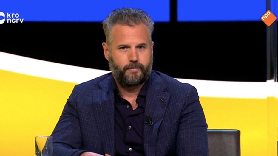 Tijl Beckand zet Philip op zijn plek na verspreking - TVgids.nl
