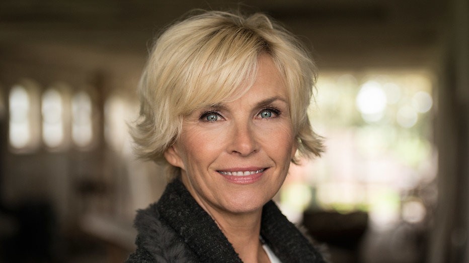 Anita Witzier moet het voortaan alleen doen in De Reünie TVgids.nl Anita Witzier moet het voortaan alleen doen in De Reünie TVgids.nl