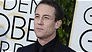 Acteur Tobias Menzies verklapt startmaand derde seizoen The Crown