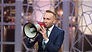 Arjen Lubach zoekt schrijvers voor zijn nieuwe televisieprogramma