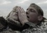 Sylvia Hoeks en Barry Atsma proberen een watersnoodramp te overleven