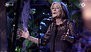Kijk terug: Songfestivalicoon Lenny Kuhr zingt Birds van Anouk