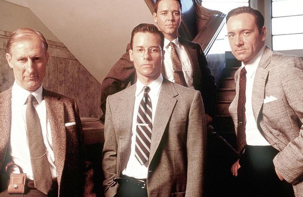 James Cromwell, Russell Crowe, Guy Pearce en Kevin Spacey in L.A. Confidential