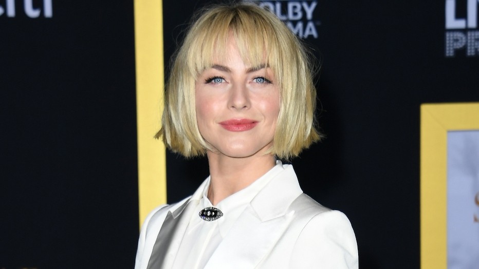 Julianne Hough speelt Jolene in Dolly Partonserie TVgids.nl