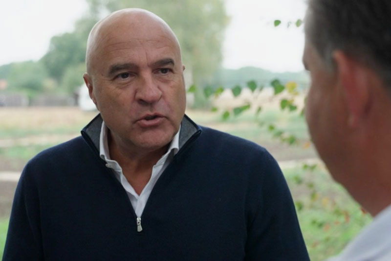 John van den Heuvel springt in de bres voor een wanhopige vader in