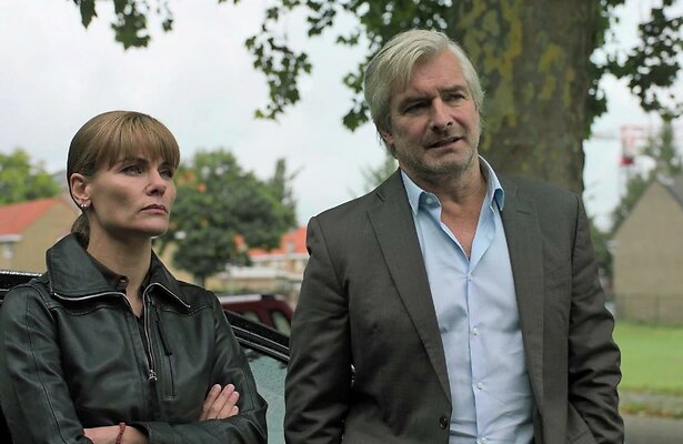 Angela Schijf als Eva van Dongen en Victor Reinier als Floris Wolfs in Flikken Maastricht