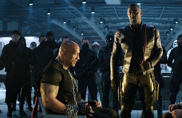 Idris Elba en Dwayne Johnson in Fast & Furious Presents: Hobbs & Shaw