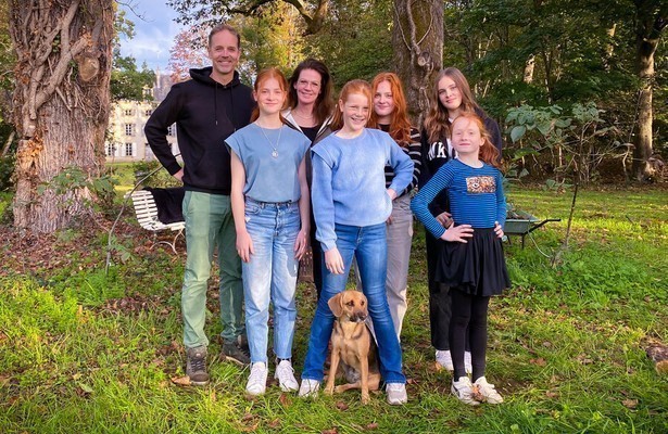 Familie Jansen met Ray en Margriet en hun 5 dochters