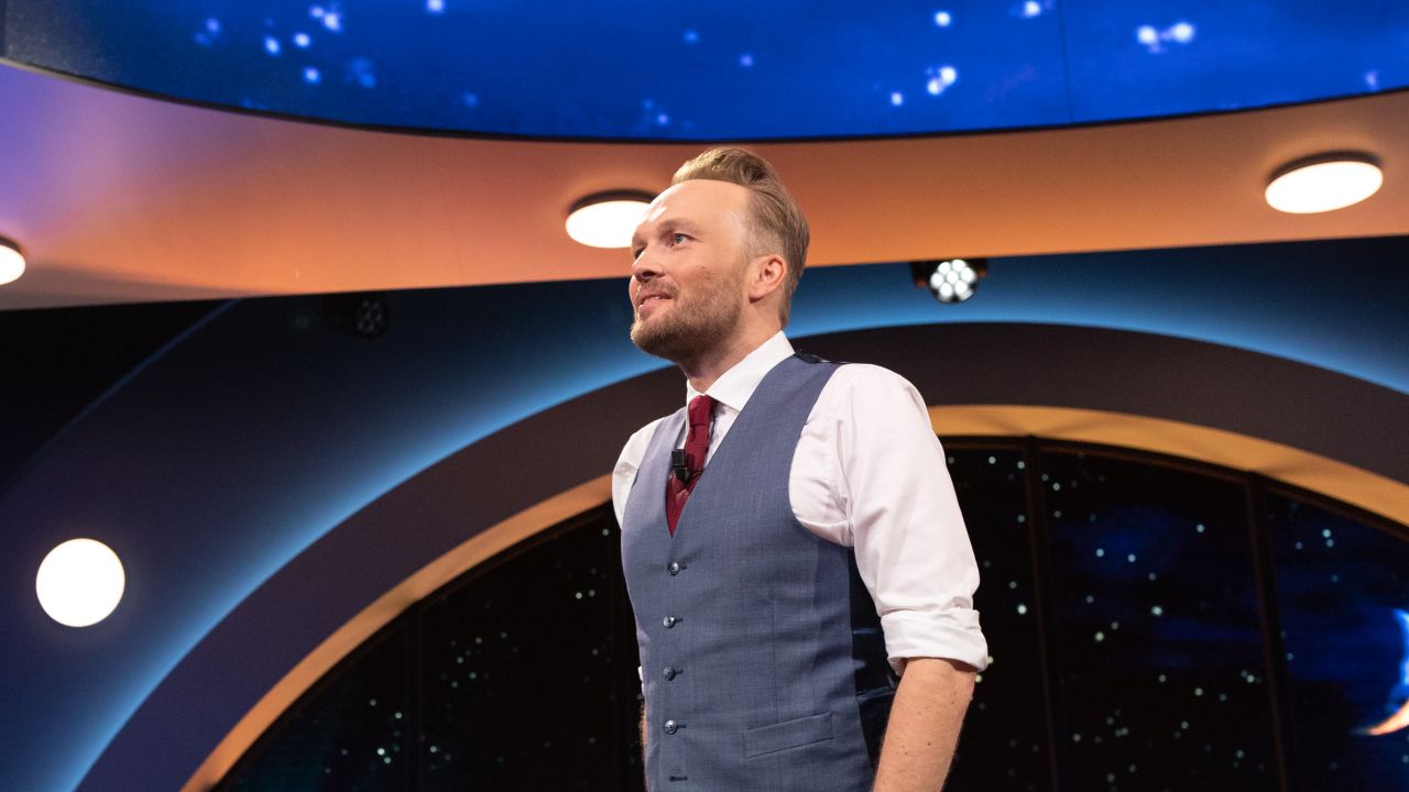 De vele petten van Arjen Lubach: van hitzanger tot bedenker van Moltalk