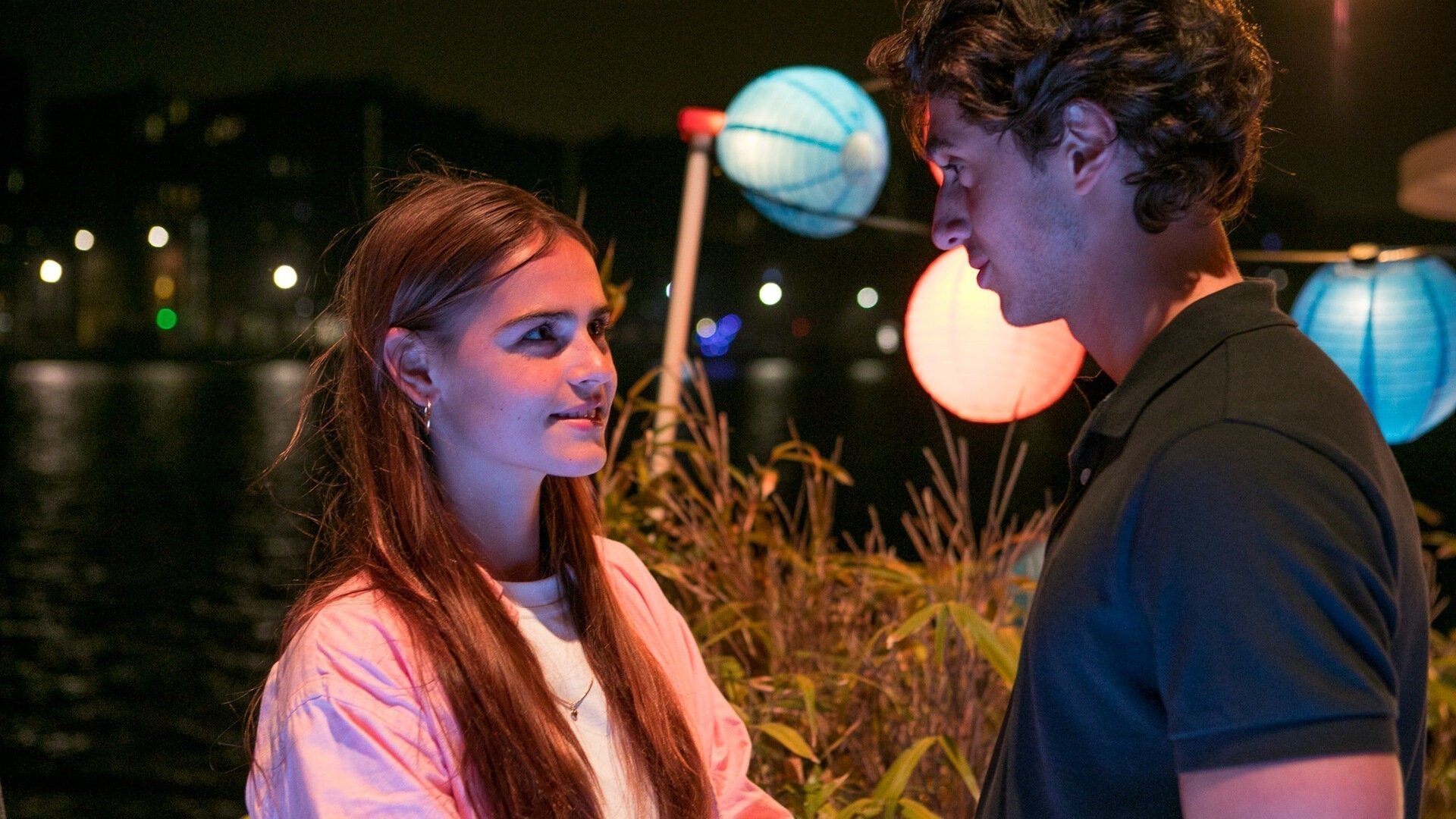 Shahine El-Hamus pakt het pontje - TVgids.nl