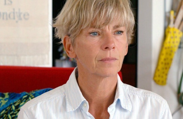 Schrijfster Francine Oomen laat zich van andere kant zien - TVgids.nl