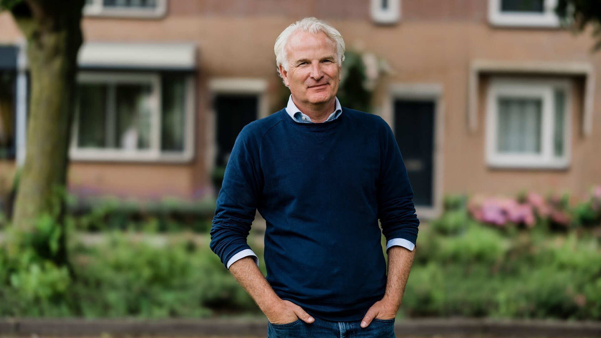 Verliefde tieners herenigd en op zoek naar een huis in Kopen zonder Kijken TVgids.nl