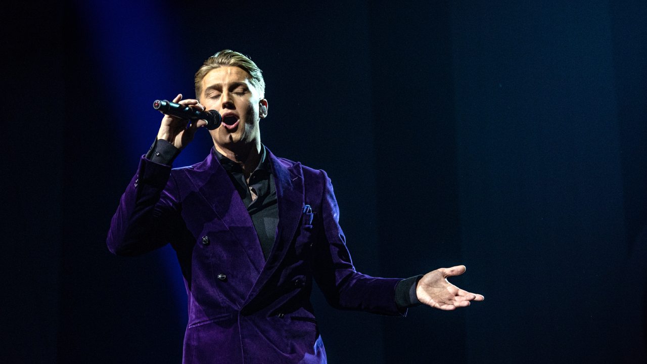 Mart Hoogkamer mag het nog een keer proberen in I Can See Your Voice TVgids.nl