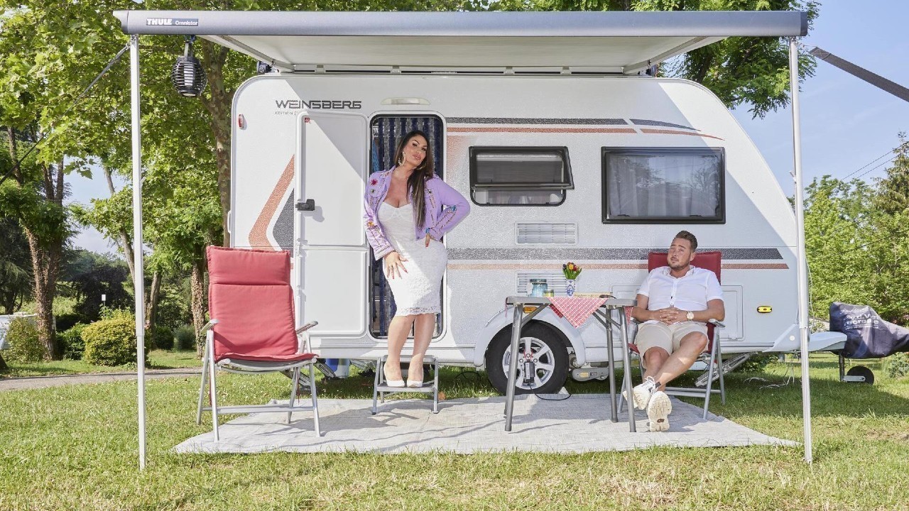 Louisa & Rowan Op de Camping ‘Het wordt hilarisch en spectaculair’ TVgids.nl