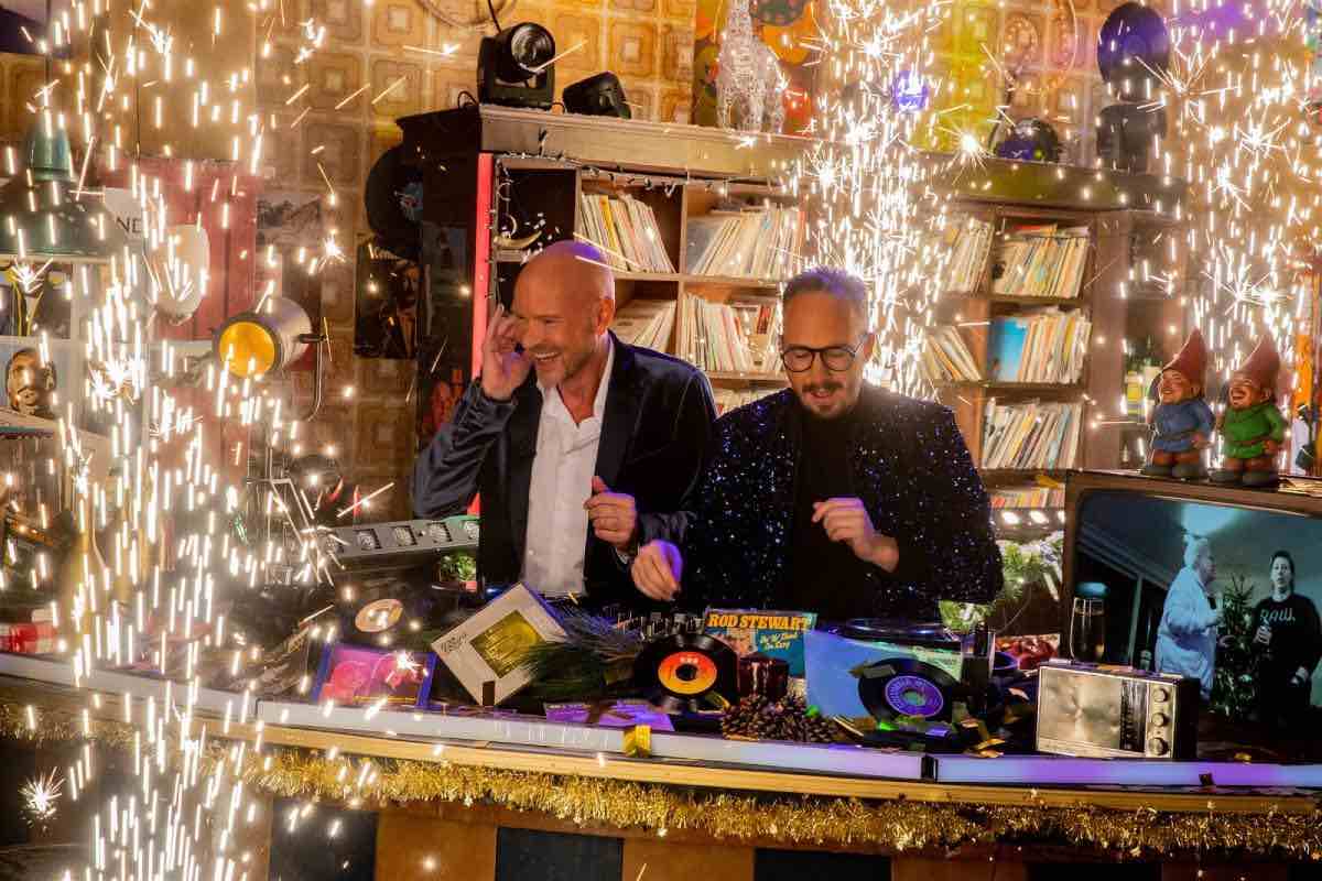 Wouter van der Goes en Frank van 't Hof hebben nu al hun laatste uitzending voor Radio 2 gemaakt Wouter van der Goes en Frank van 't Hof hebben nu al hun laatste uitzending voor Radio 2 gemaakt
