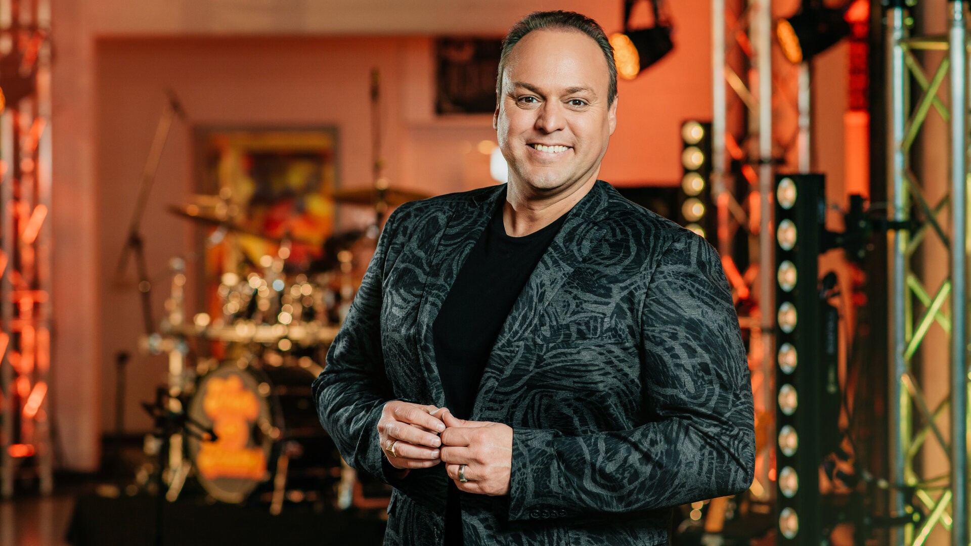 Mee met rapper Donnie in Tour de Frans - TVgids.nl
