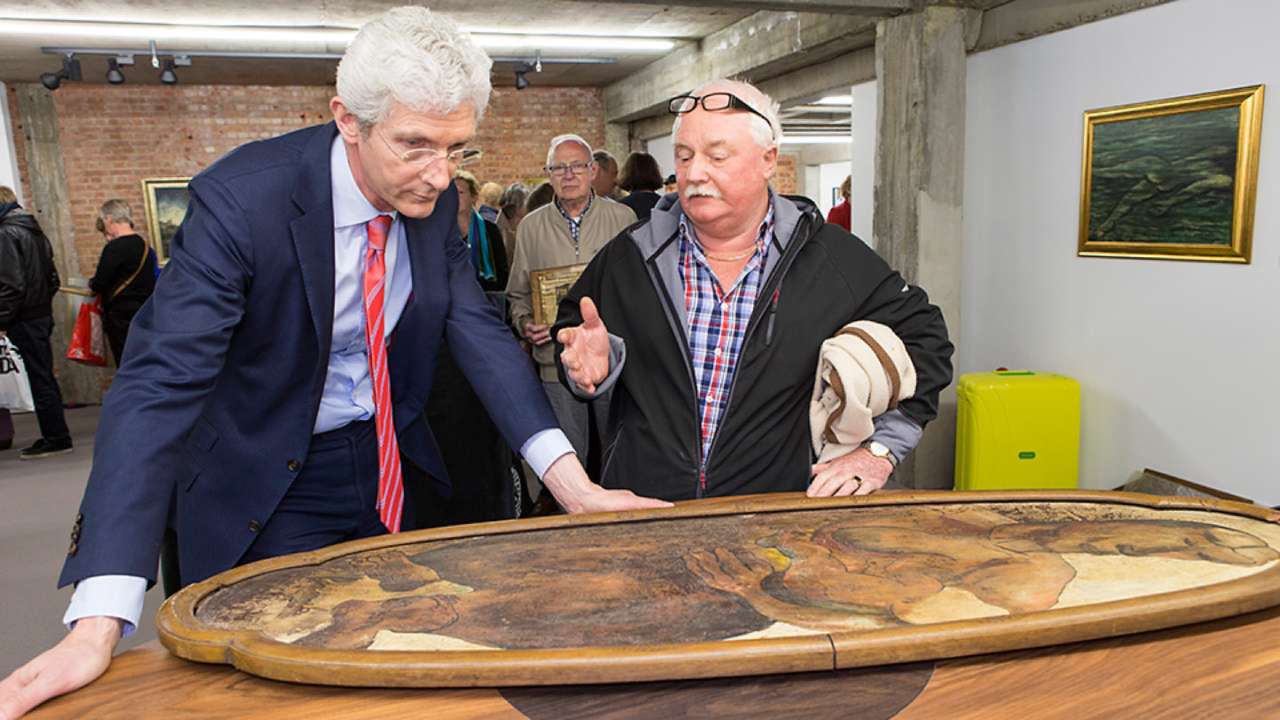 Expert Willem de Winter moet flink aan de bak in Tussen Kunst en Kitsch
