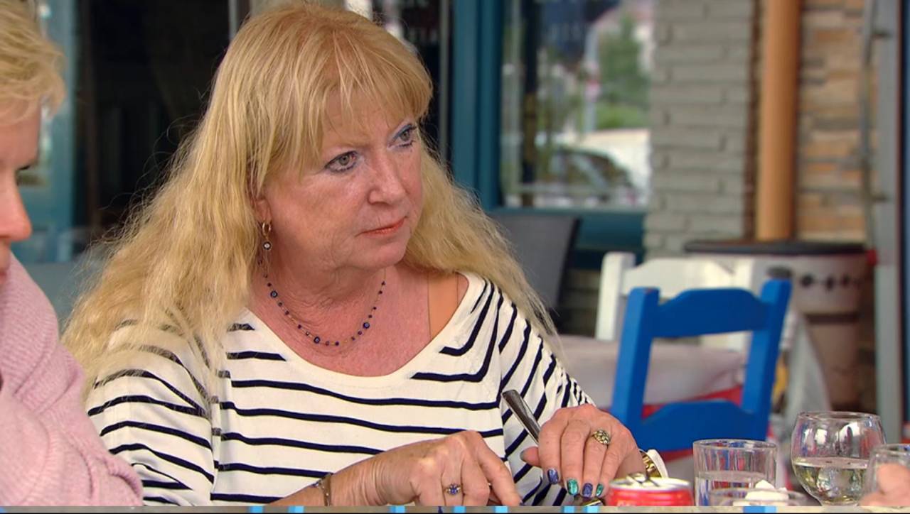 Ontbrekend rijbewijs lijkt roet in het eten te gooien in B&B Vol Liefde