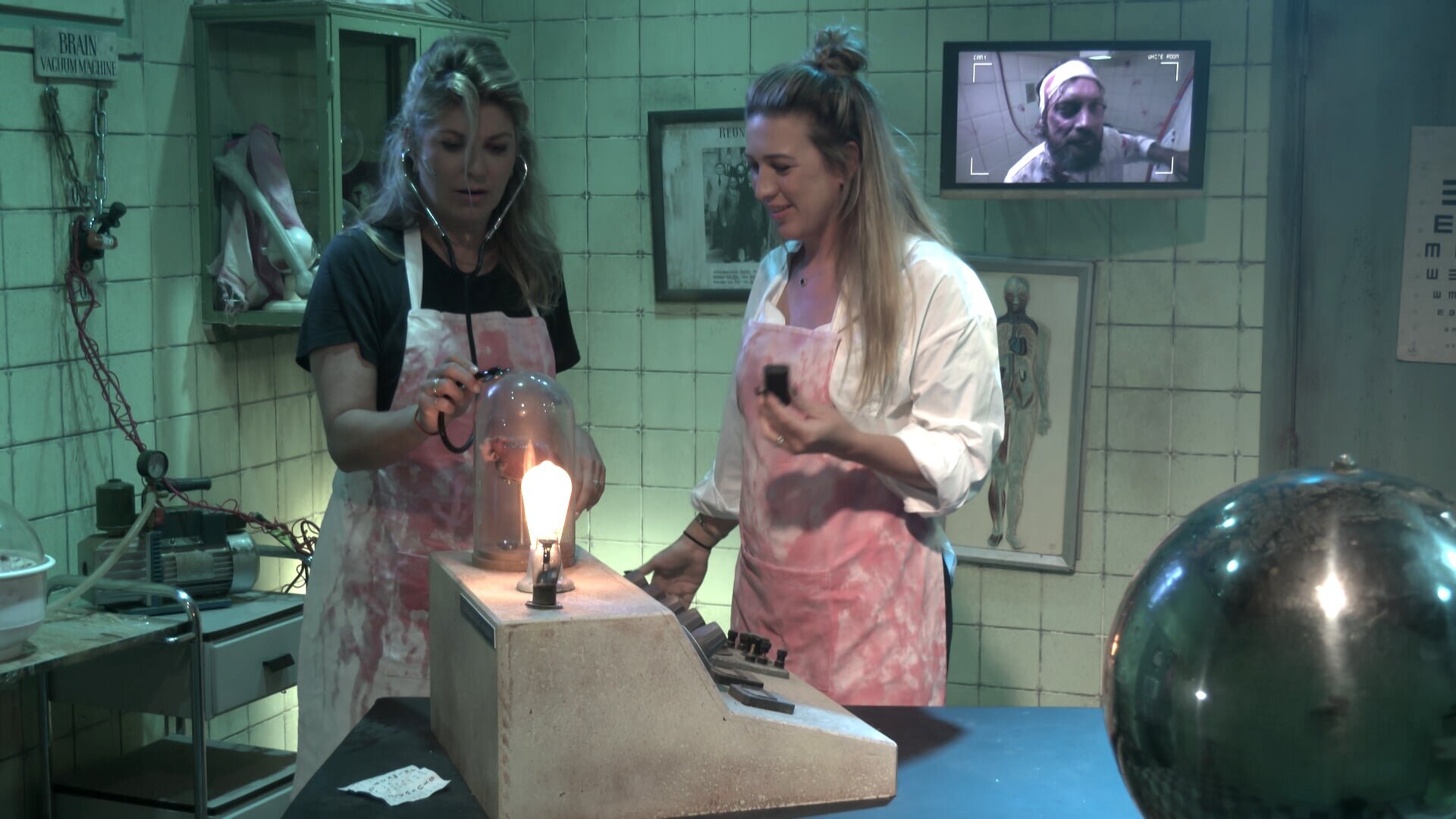 Echte Gooische Moeders Bo en Pauline moeten het hoofd koel houden in