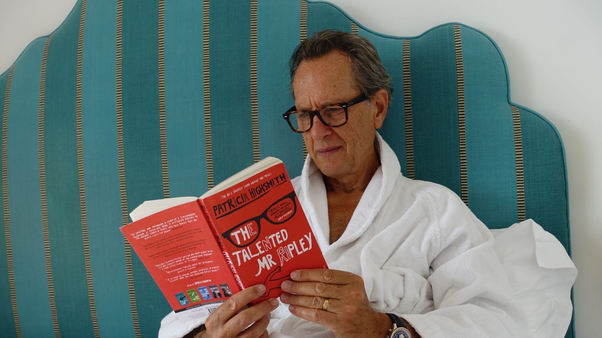 Boekenliefhebbers opgelet: MAX brengt De Wereld Rond met Boeken op