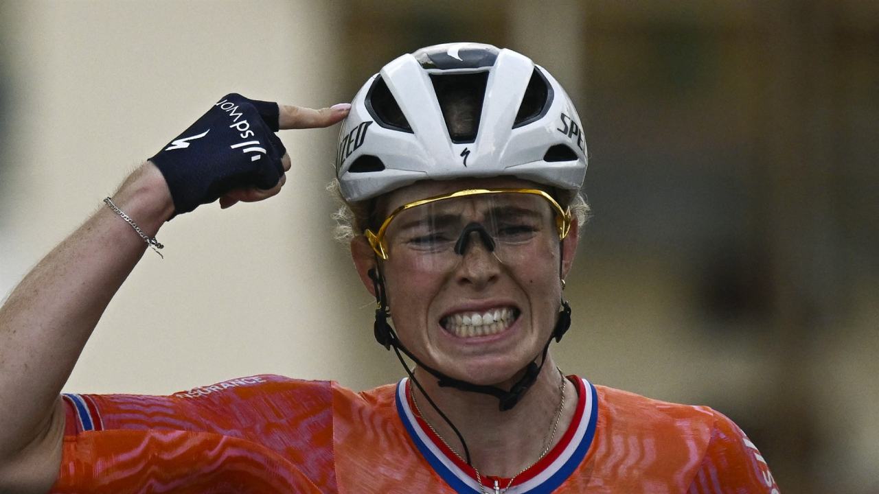 Demi Vollering zint op sportieve wraak tijdens het WK Wielrennen in en