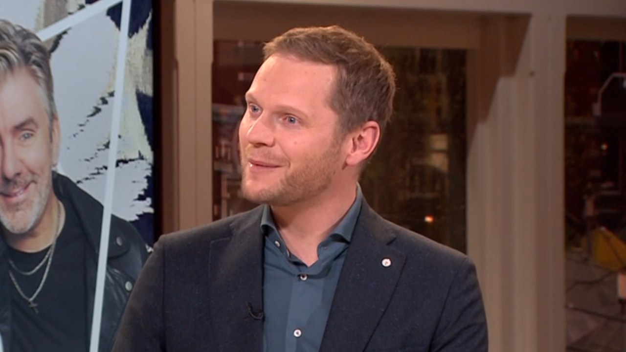 Luuk Ikink na weken afwezigheid terug bij RTL Boulevard - TVgids.nl