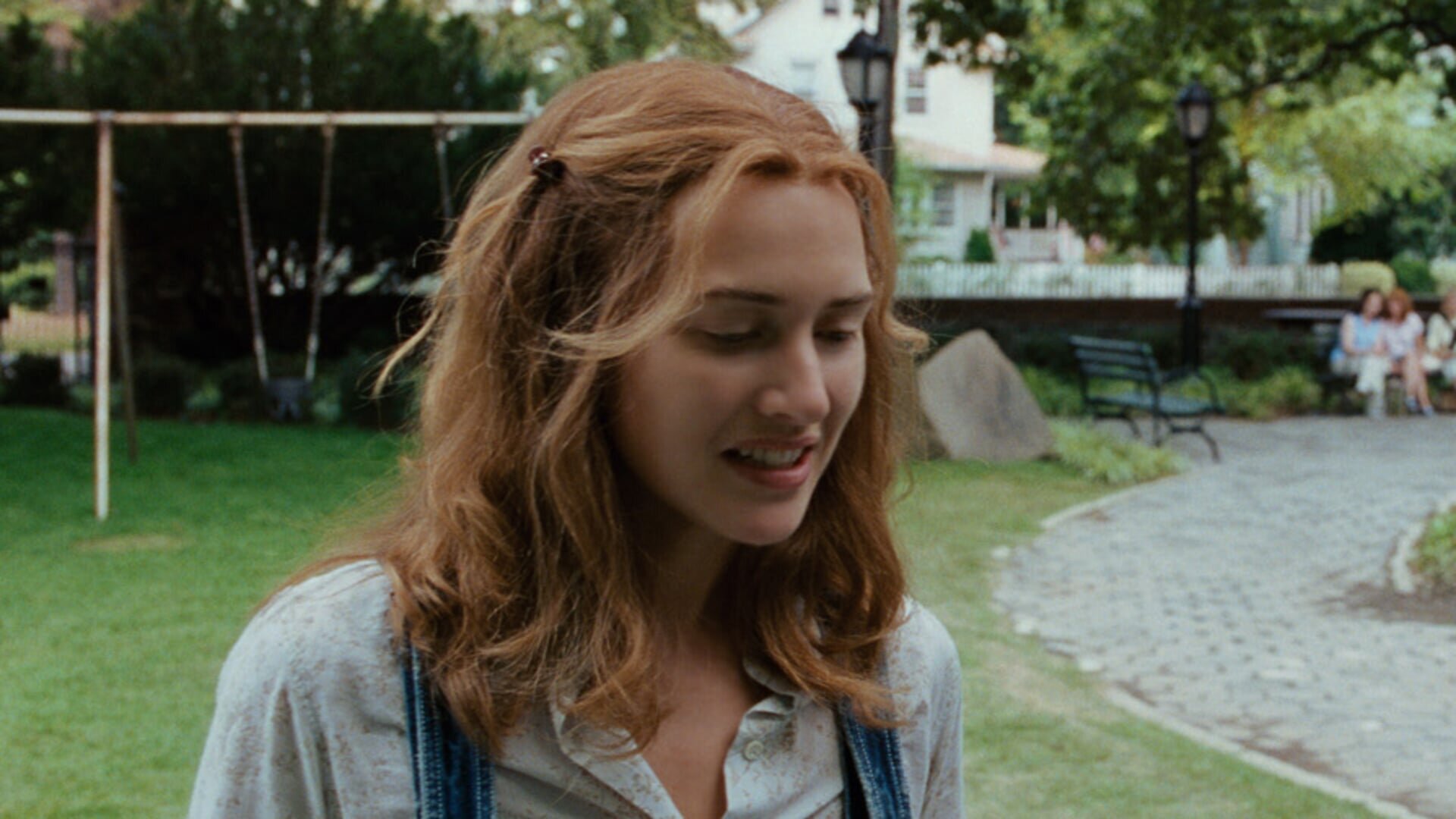 In Little Children, Kate Winslet doesn't feel at home in suburban America.