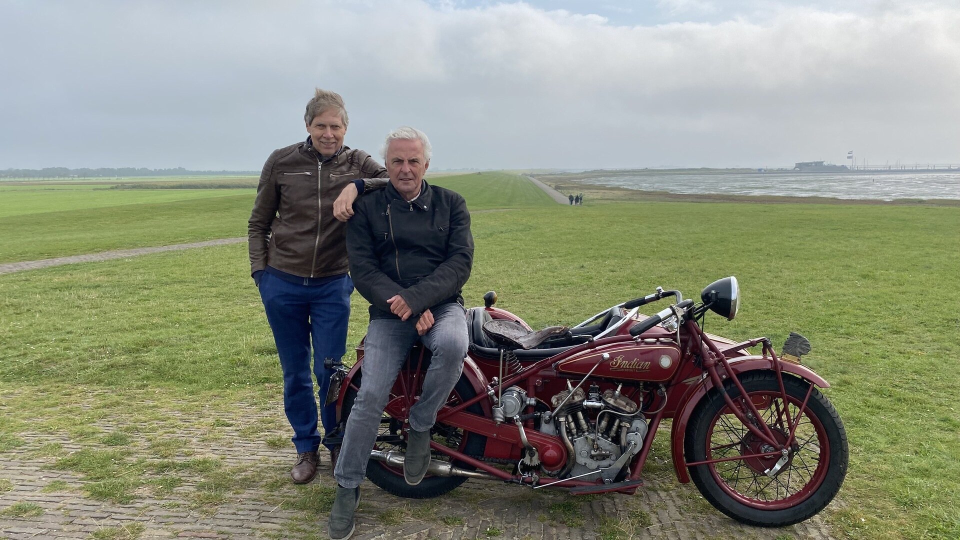 Huub Stapel en Wim Daniëls bezoeken Groede en De Moer