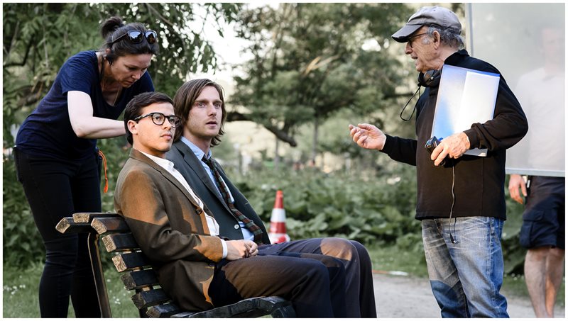 Géza Weisz hangt rond in het Vondelpark in Het Leven Is Vurrukkulluk