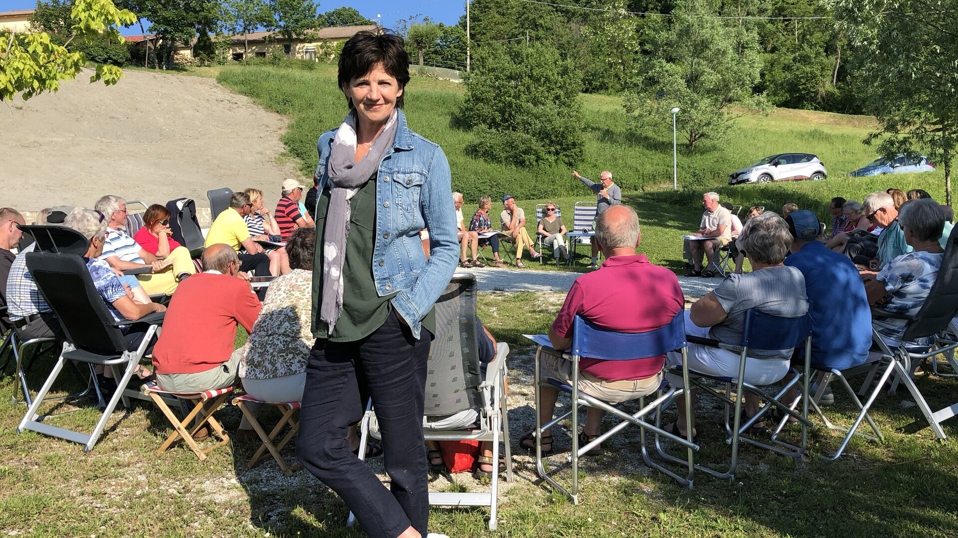 We Zijn Er Bijna-gasten arriveren in het Spaanse dorp El Rocío - TVgids.nl