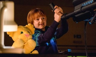 Casper en Emma maken theater