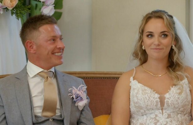 Deze week in Married at First Sight: tranen op huwelijksreis en nieuwe bruidsparen - TVgids.nl