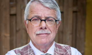 Mr. Frank Visser doet uitspraak