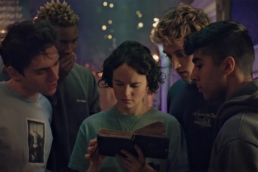 Silver and the Book of Dreams (Film, Drama, 2023) kijken - TVgids.nl
