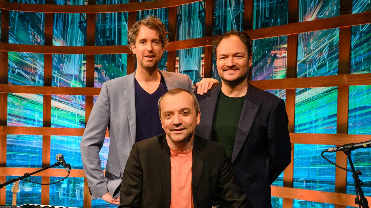 Jeroen Woe en Niels van der Laan zijn terug met Even tot Hier - TVgids.nl